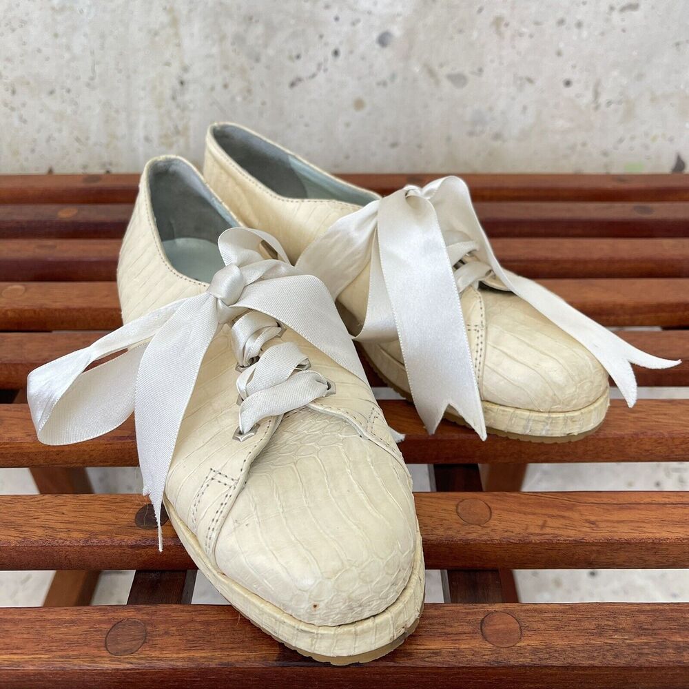 Vintage 80’s Cream Python Skin Shoes w/ Silk Ribbon Laces, Size 7 - Picture 6 of 6